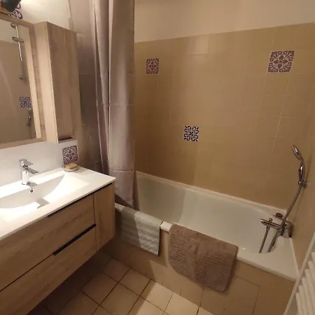Résidence Les Chênes Blancs T2 Apartamento Gréoux-les-Bains